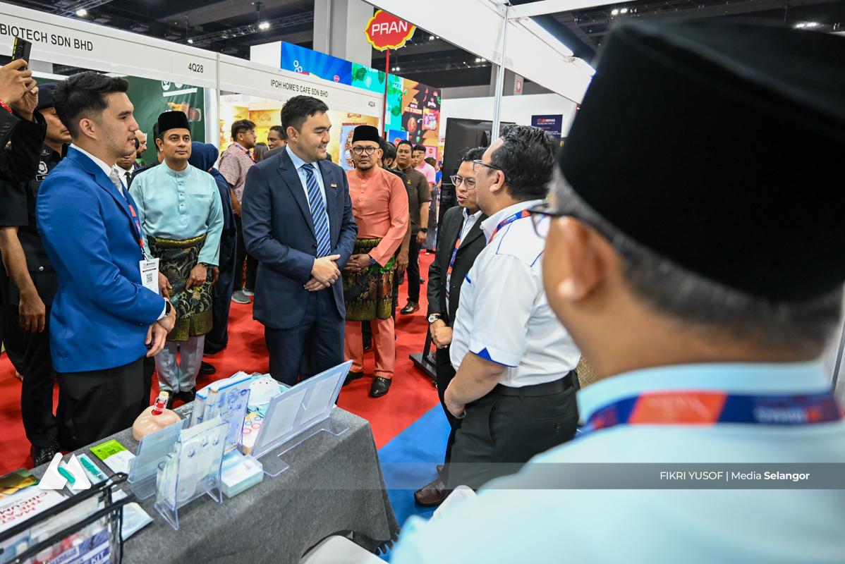 Tengku Amir witnesses SAY-Matrade MOU to empower youth entrepreneurs