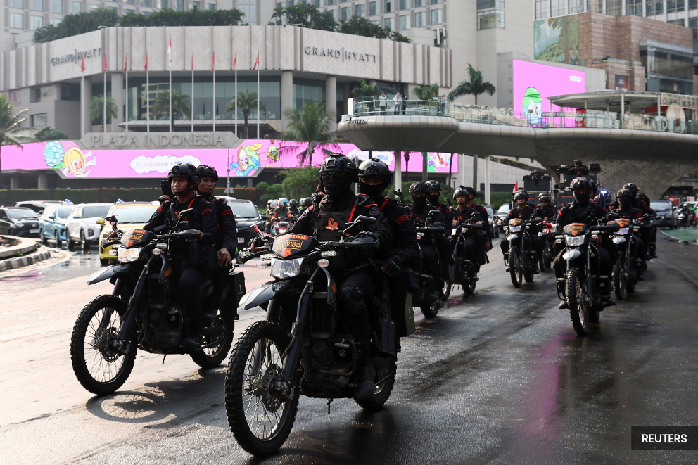 Indonesian protests paused after riots leave eight dead