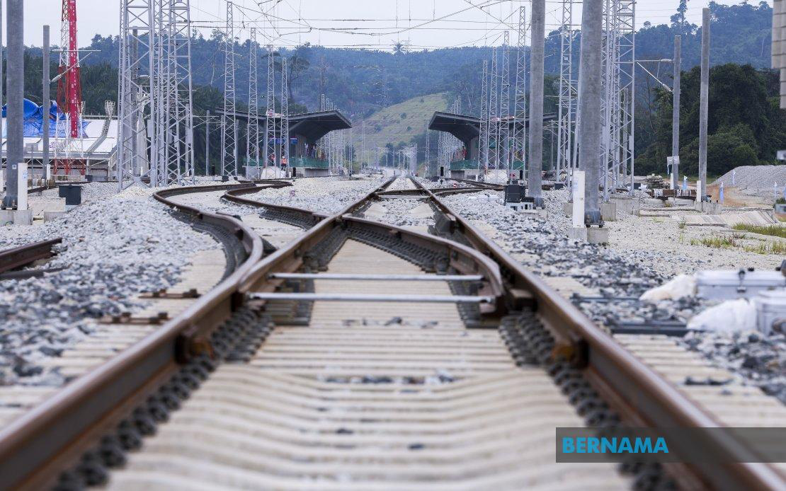 Cops arrest two, seize stolen ECRL cables in Temerloh