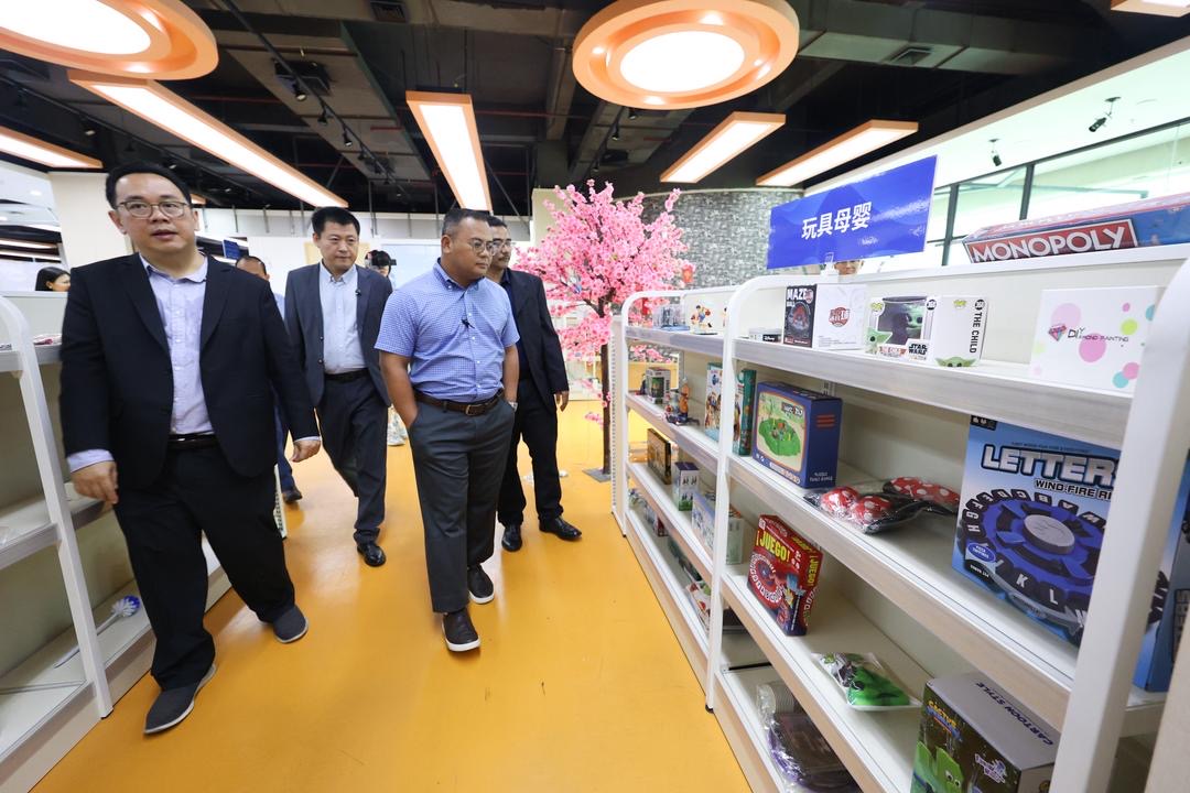 Chinese e-commerce platform wows MB with its live-streaming abilities