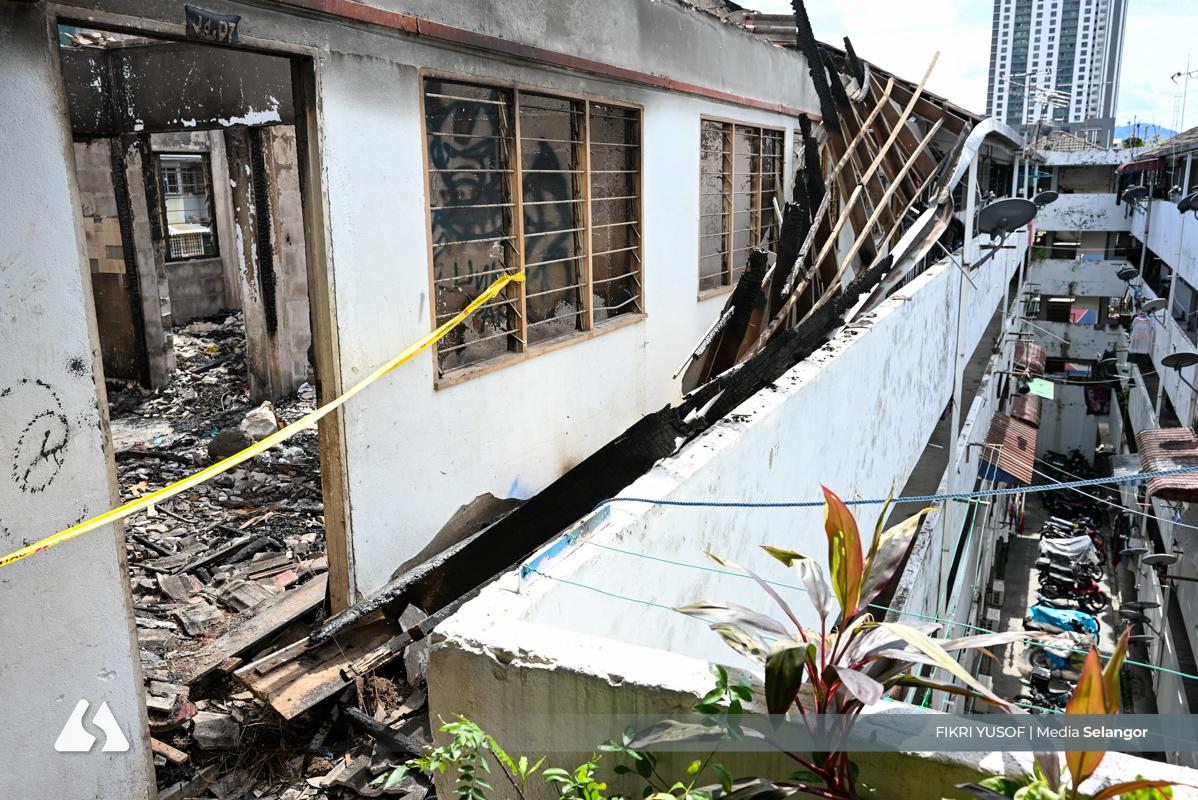 Mangsa kebakaran Flat Pinggiran disantuni, PKM Gombak serah bantuan tunai 