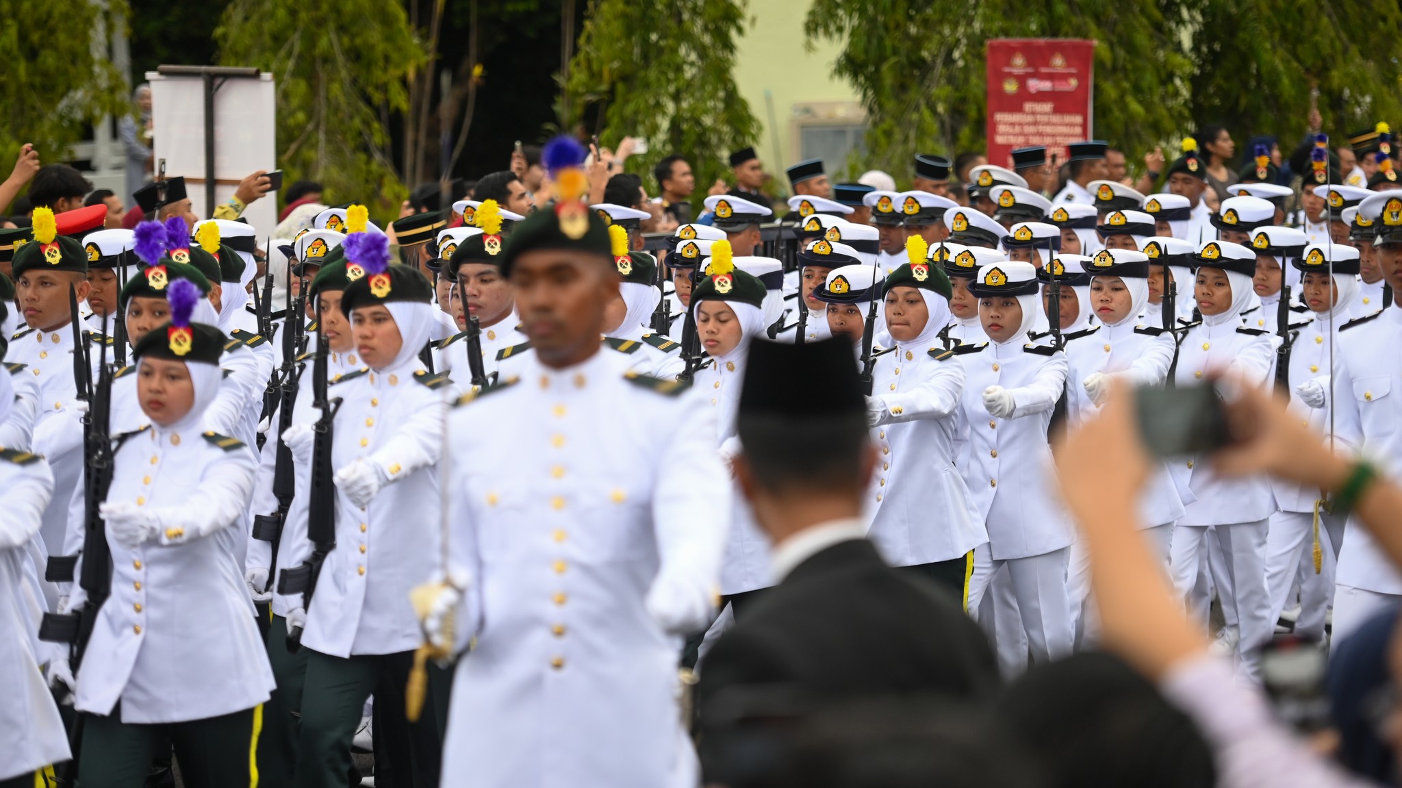 Raja Muda Selangor berkenan sempurnakan pentauliahan 1,927 pegawai kadet Palapes