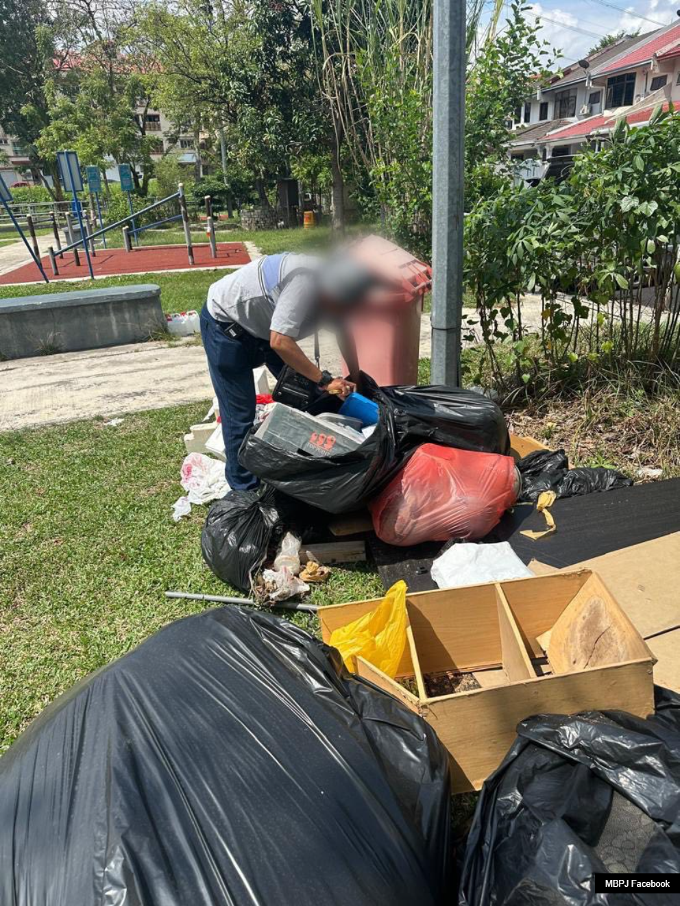 随手一丢变千元罚单　灵市居民乱丢垃圾罚1000令吉