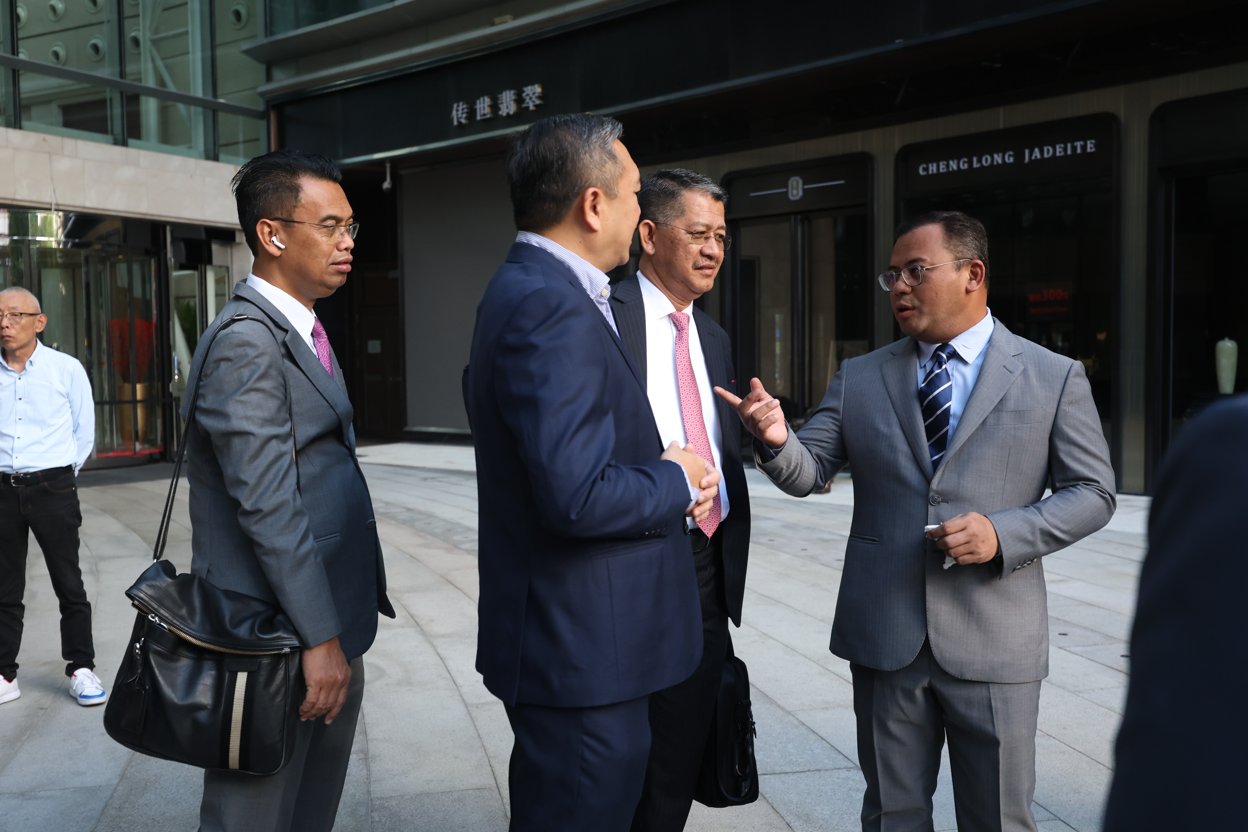 MB mulakan lawatan kerja sembilan hari ke China, teroka potensi kerjasama, meterai MoU