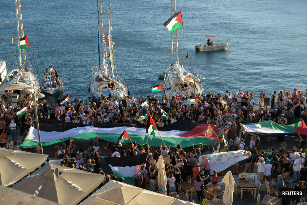 Italy, Spain send navy ships to aid Gaza flotilla