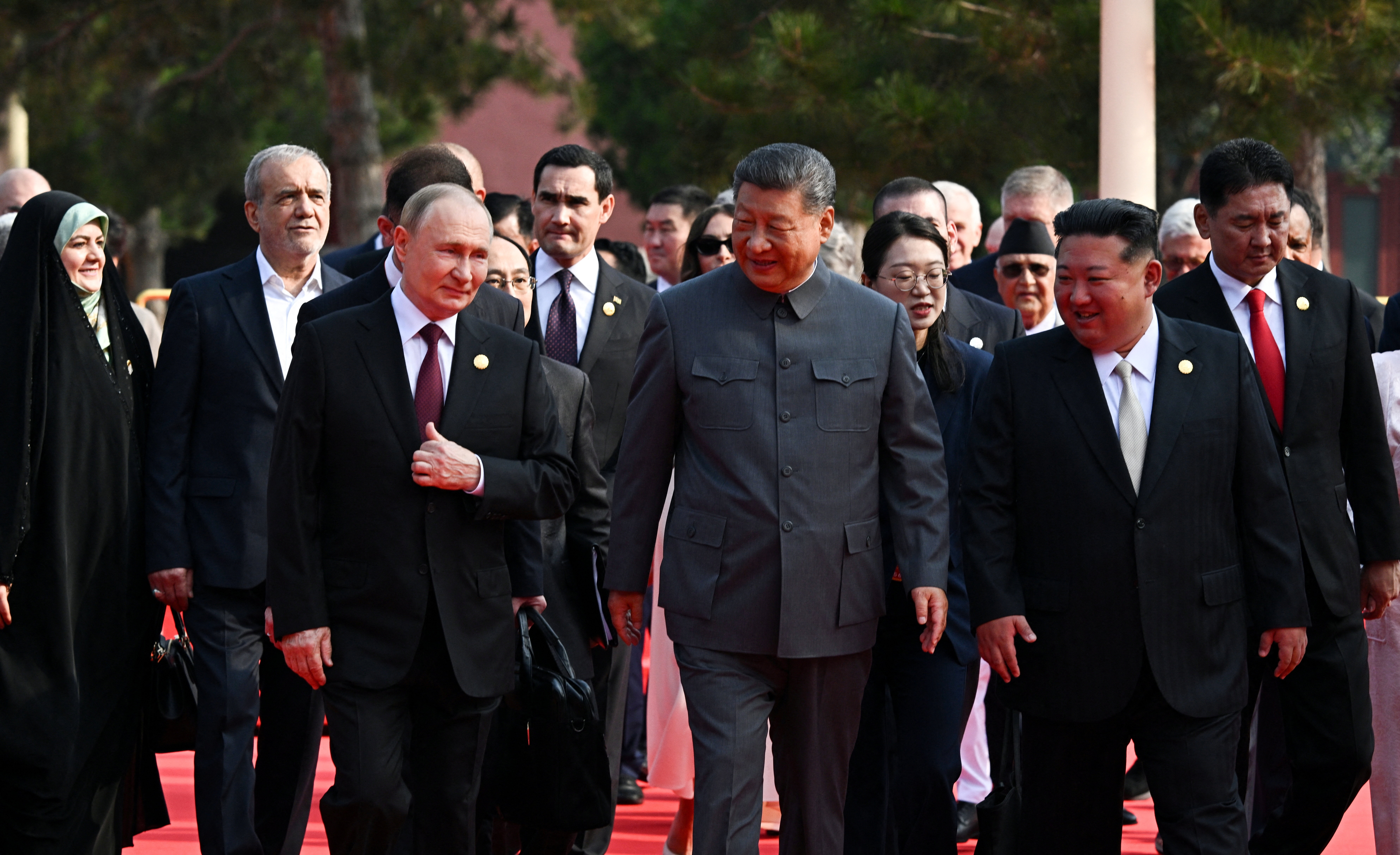 China holds military parade in defiance of West
