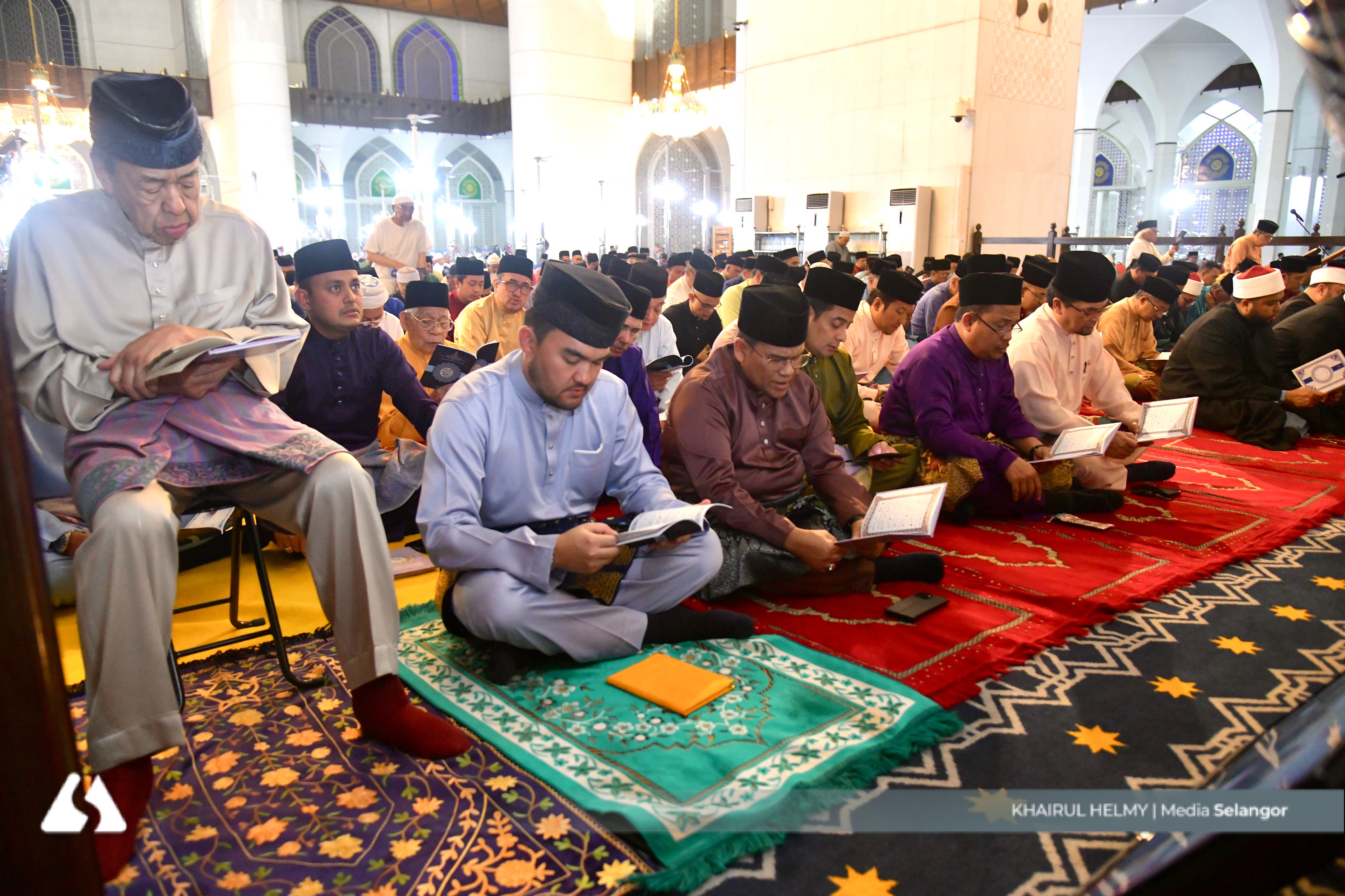 Selangor Sultan attends doa selamat for Raja Muda’s upcoming wedding