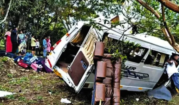 கொடைக்கானலில் விபத்து - 12 மலேசியர்கள் காயம்