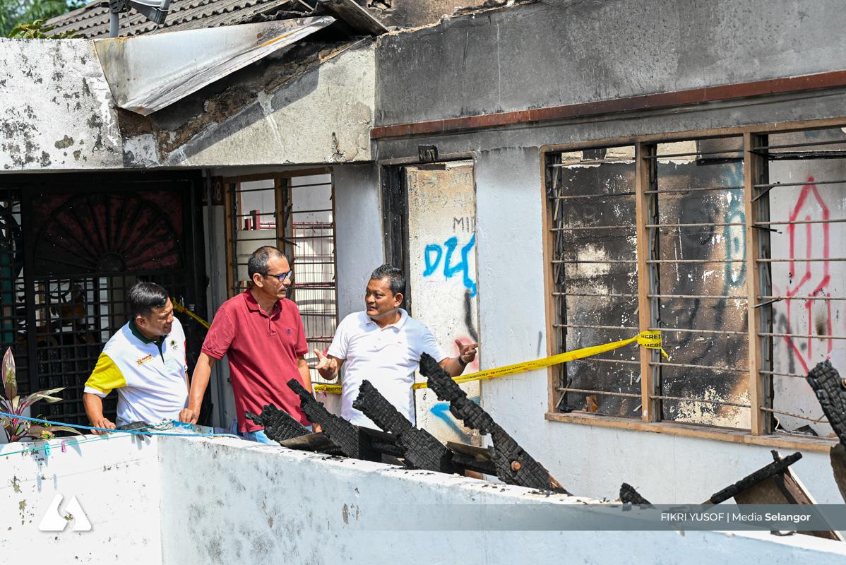 Mangsa kebakaran Flat Pinggiran disantuni, PKM Gombak serah bantuan tunai 