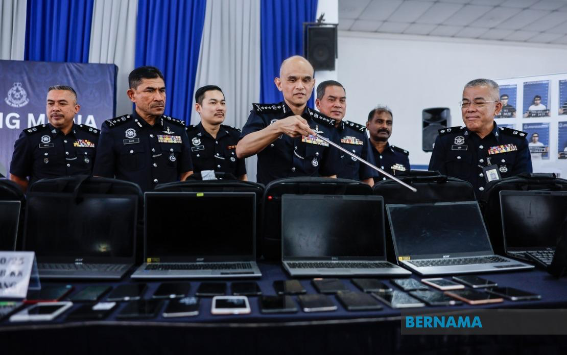 Online gambling syndicate and fake call centres busted