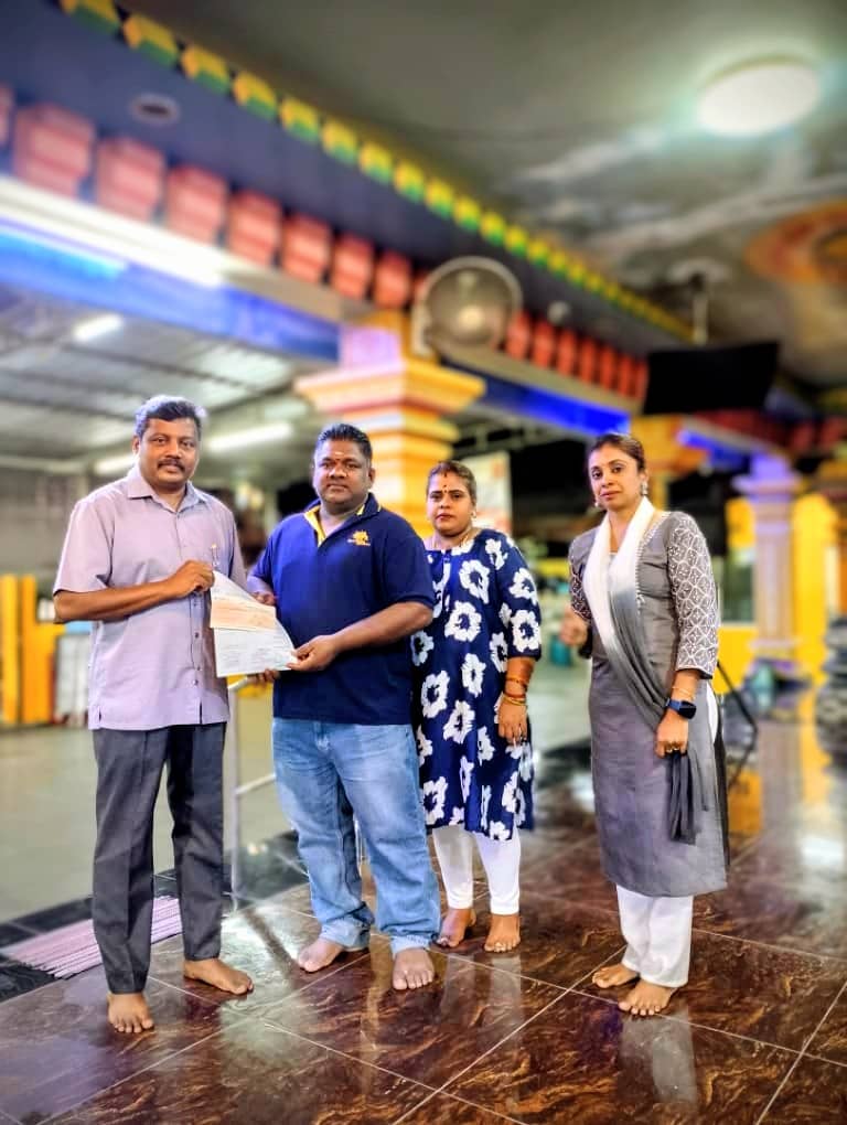 தெராத்தாய் சட்டமன்ற உறுப்பினர்  ஸ்ரீ கருமாரியம்மன் ஆலயத்திற்கு  வெ. 5,000 மானியம்