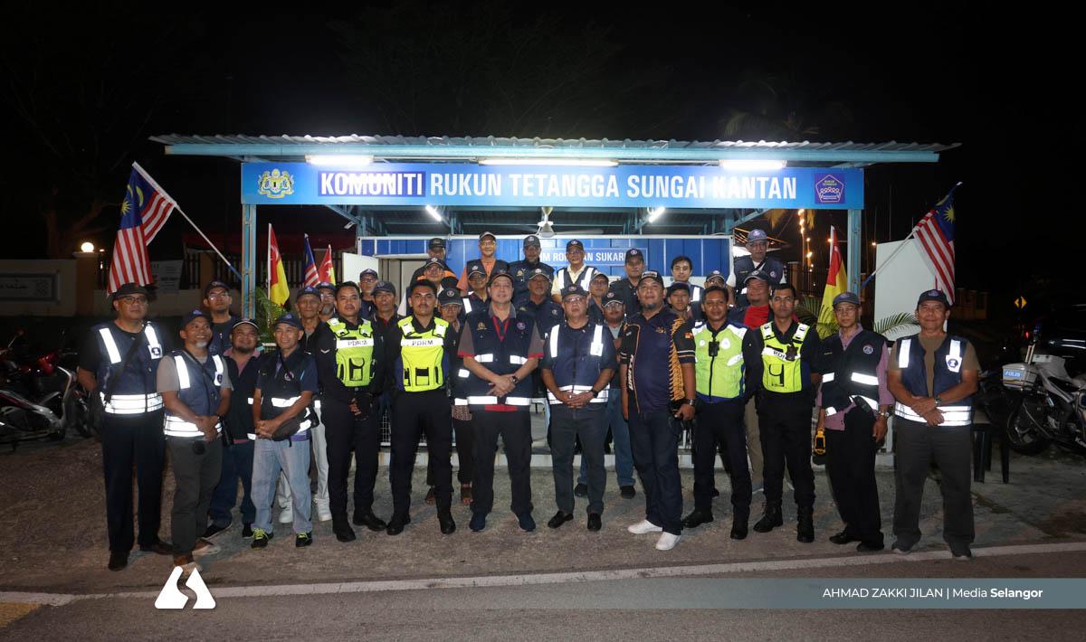 Volunteer patrols protect Sg Kantan peace