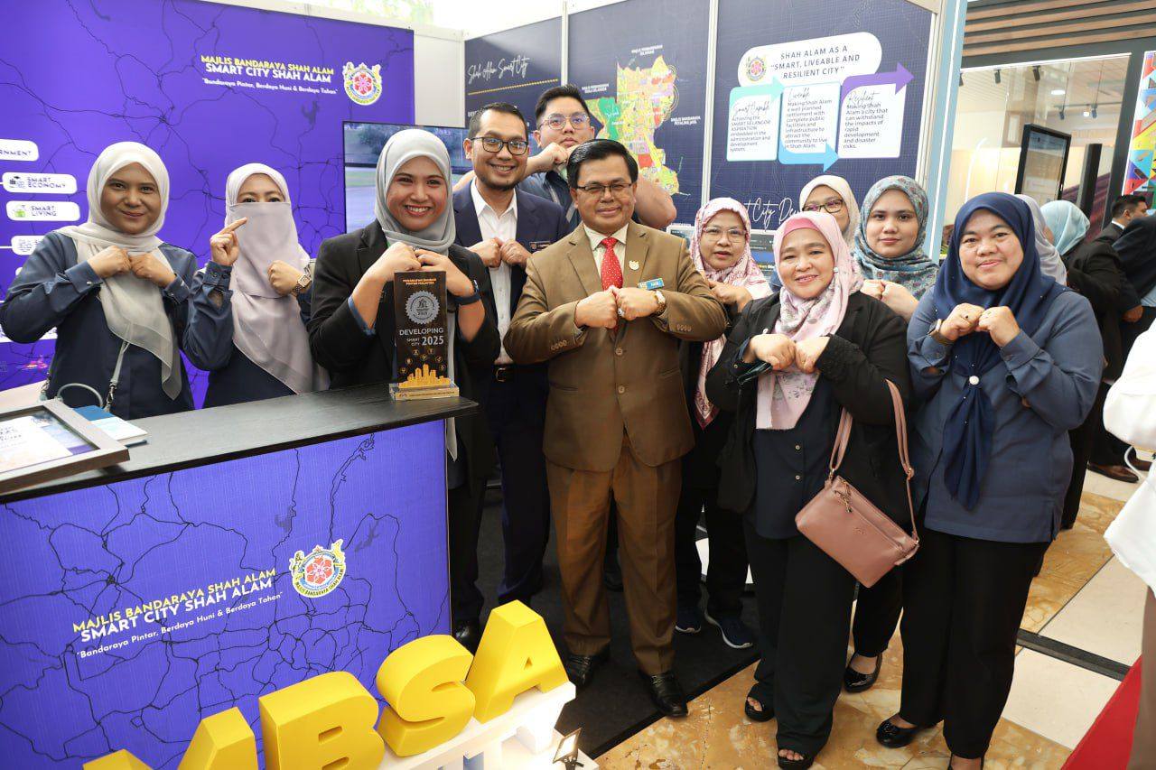 MBSA terima anugerah Bandar Pintar Tahap 2 Malaysia 2025