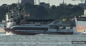 吉胆岛客船超载 遭海事局扣押