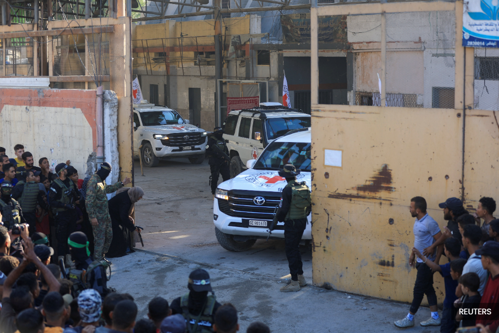 Israel begins to release Palestinian prisoners under Gaza ceasefire deal