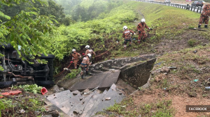 军用卡车发生车祸  酿1死6伤