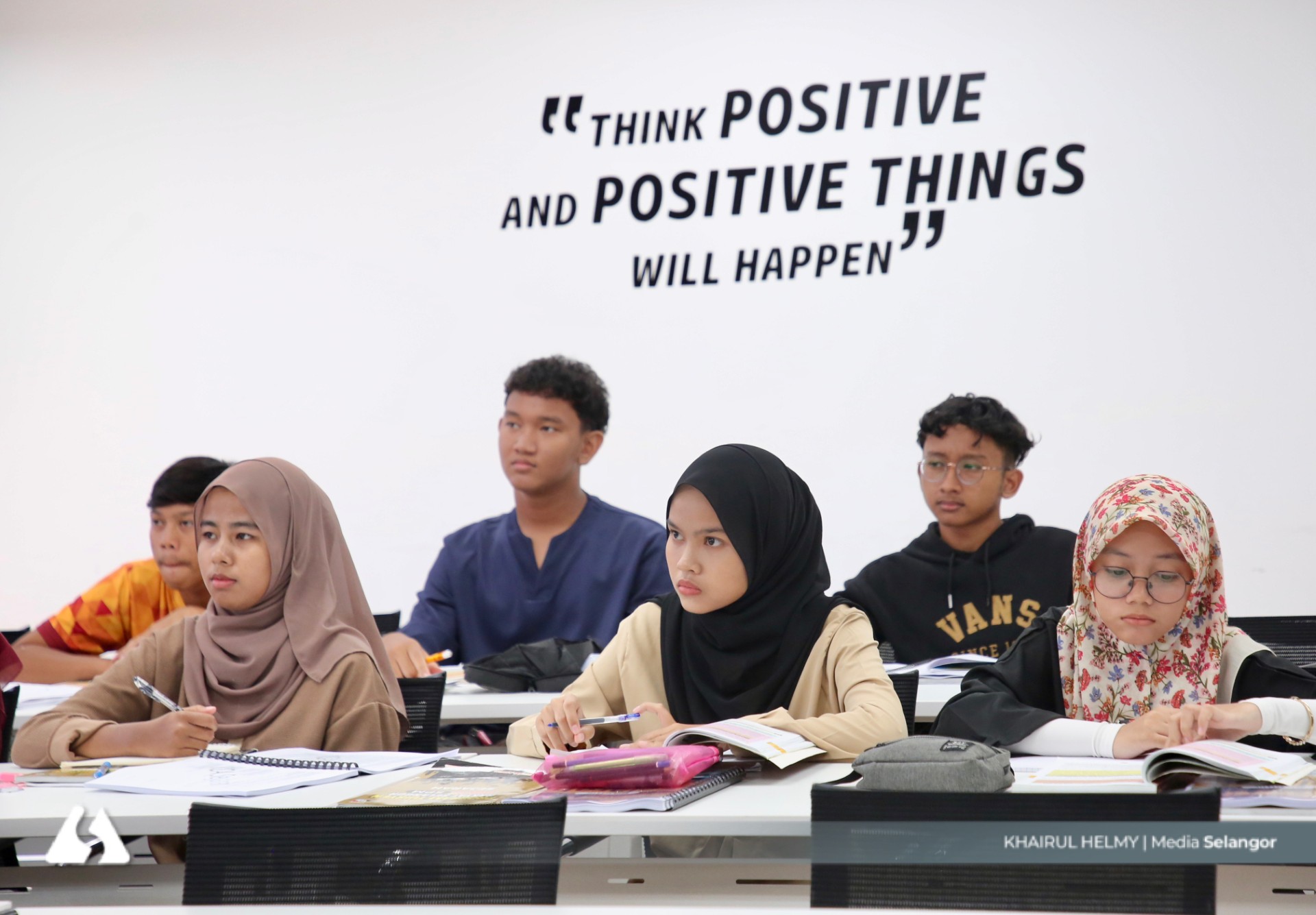 Dari bilik darjah ke perpustakaan, bekas pengetua terus curah ilmu