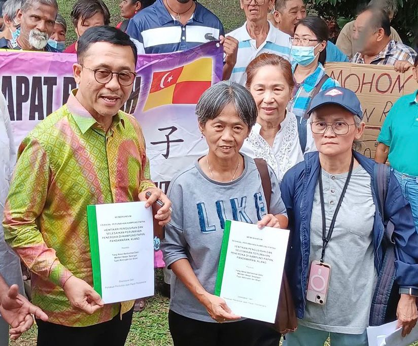 State govt vows humane resettlement after Jalan Papan residents protest