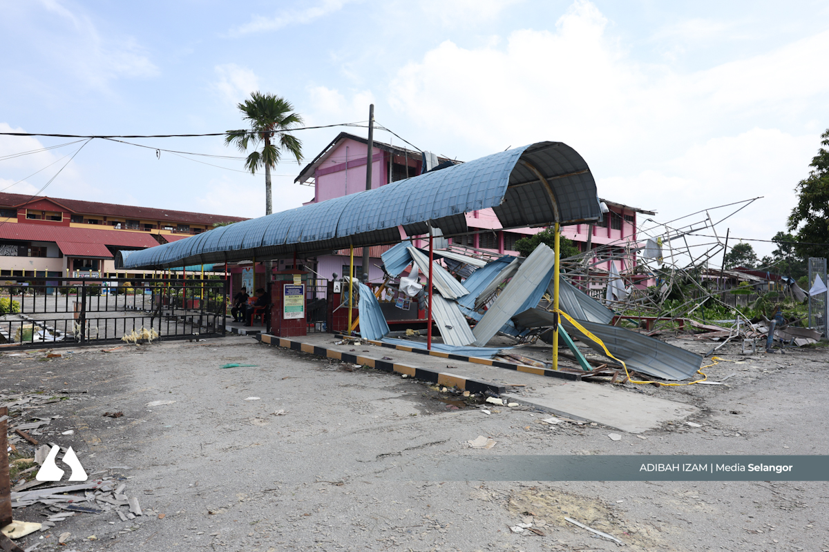 Yayasan MBI salur RM400,000 bantu sekolah, mangsa terjejas ribut di Sijangkang, Meru