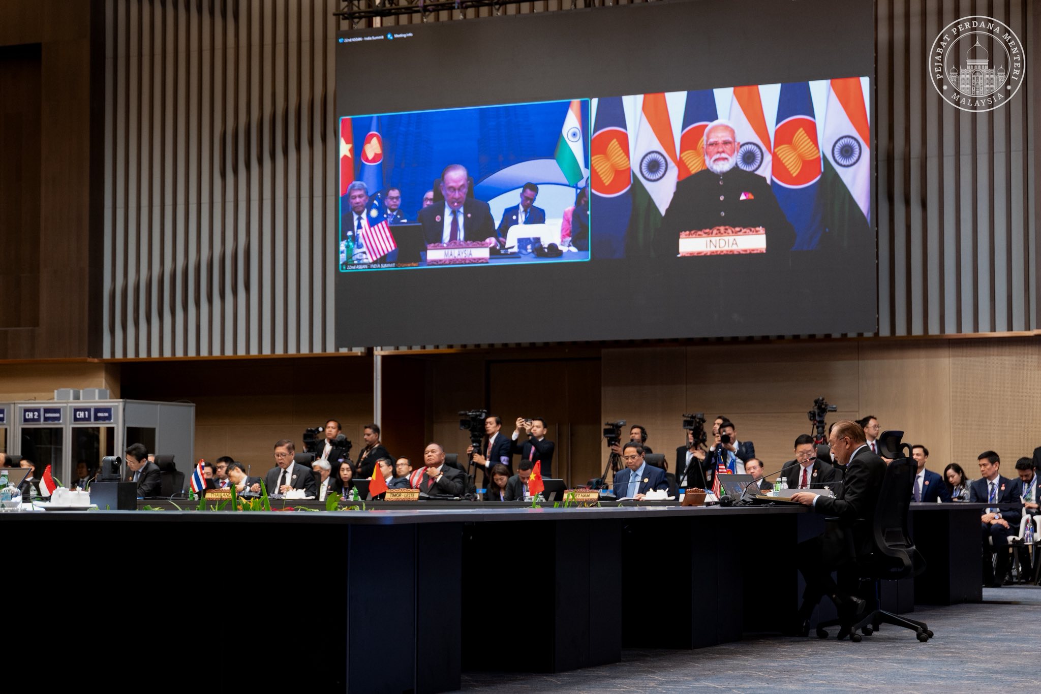 Regional cooperation, RCEP take centre stage on day 2 of summit