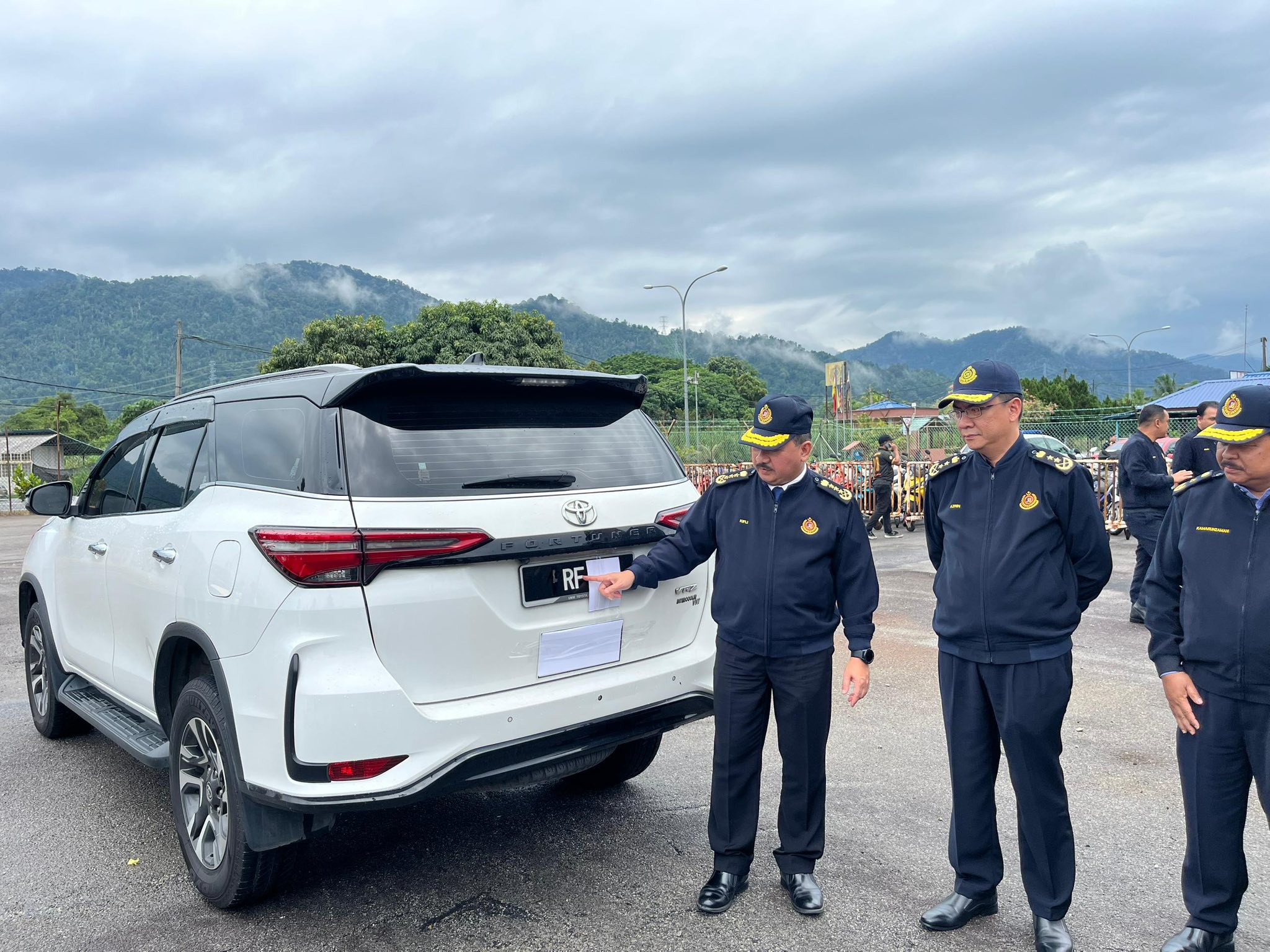 Penceramah motivasi ditahan guna nombor pendaftaran kenderaan orang lain