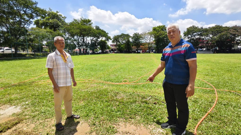 士拉央市会拨15万设地底水管  足球场摆脱积水梦魇