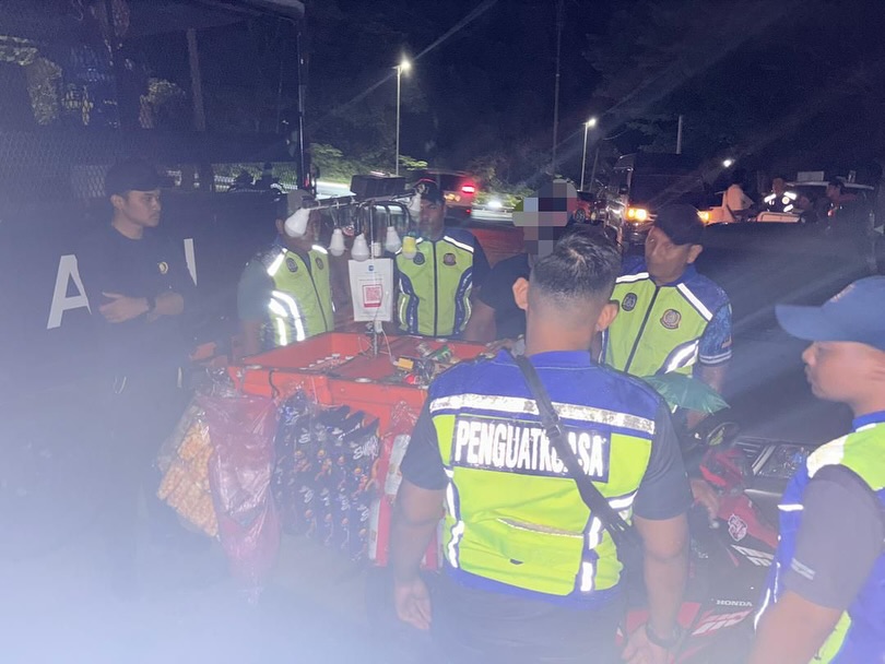 MPAJ sita peralatan penjaja tanpa lesen di Bukit Ampang