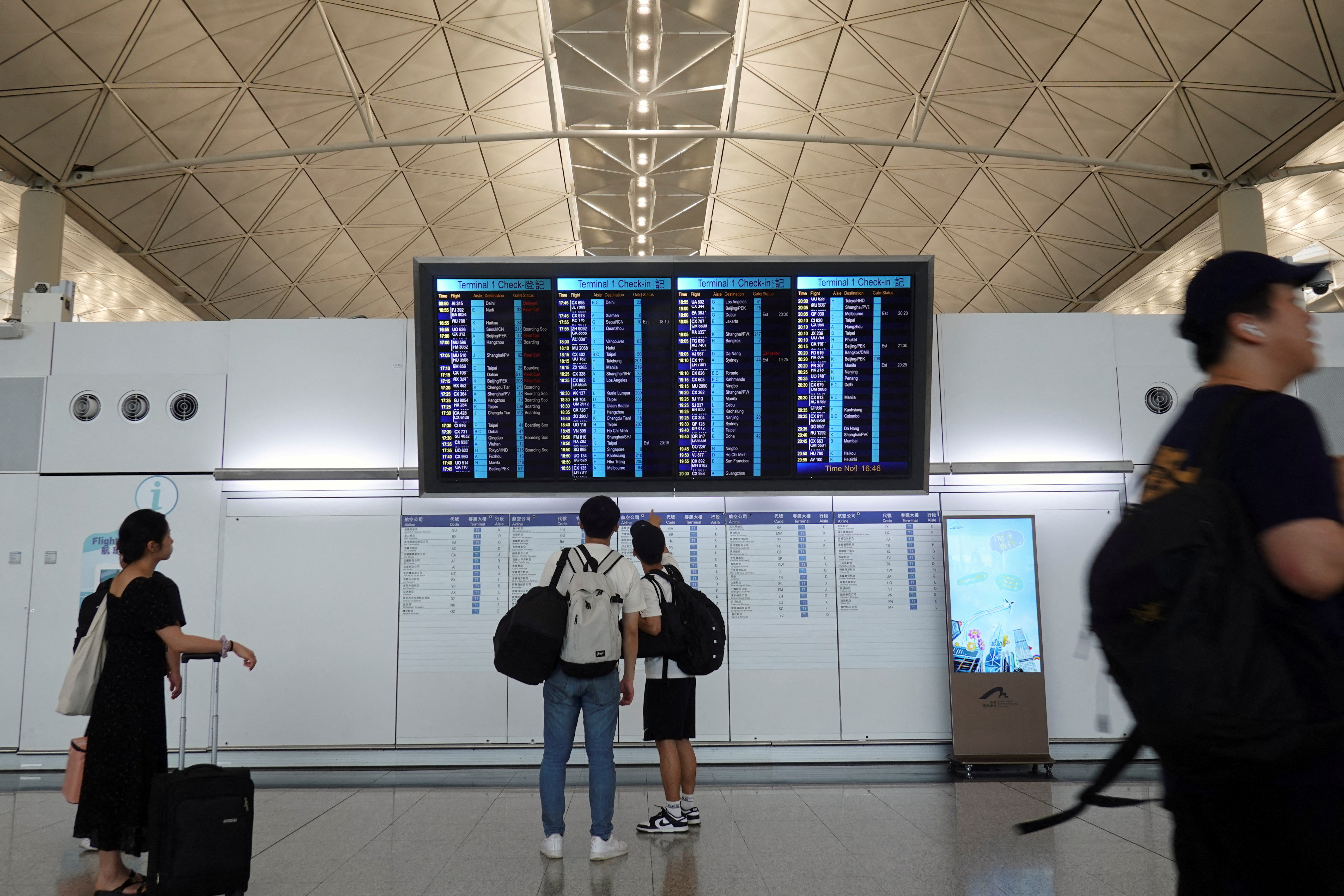 China to cancel flights as Typhoon Matmo nears Hainan
