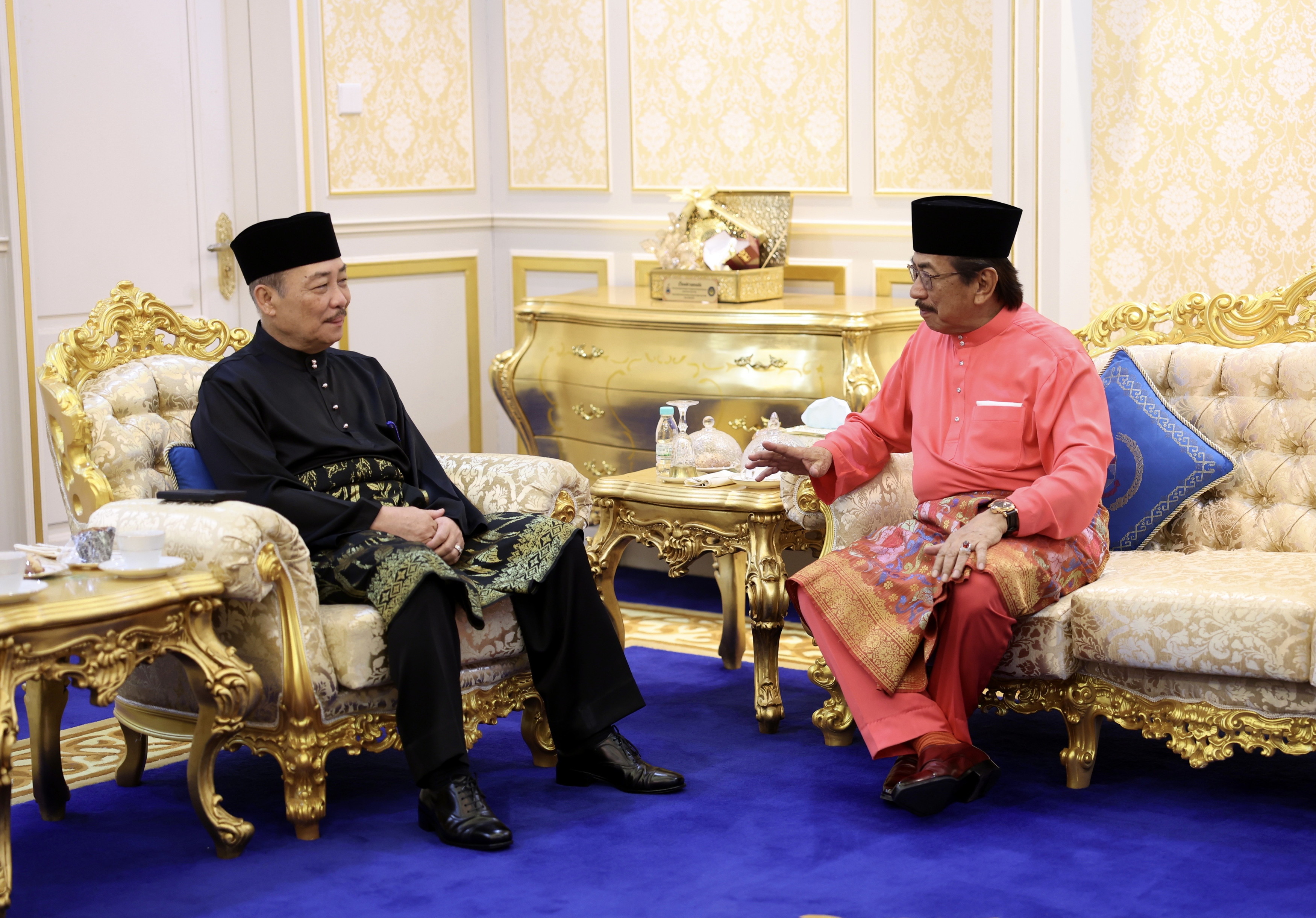 ஹஜிஜி மீண்டும் சபா முதலமைச்சராக பதவியேற்றார்