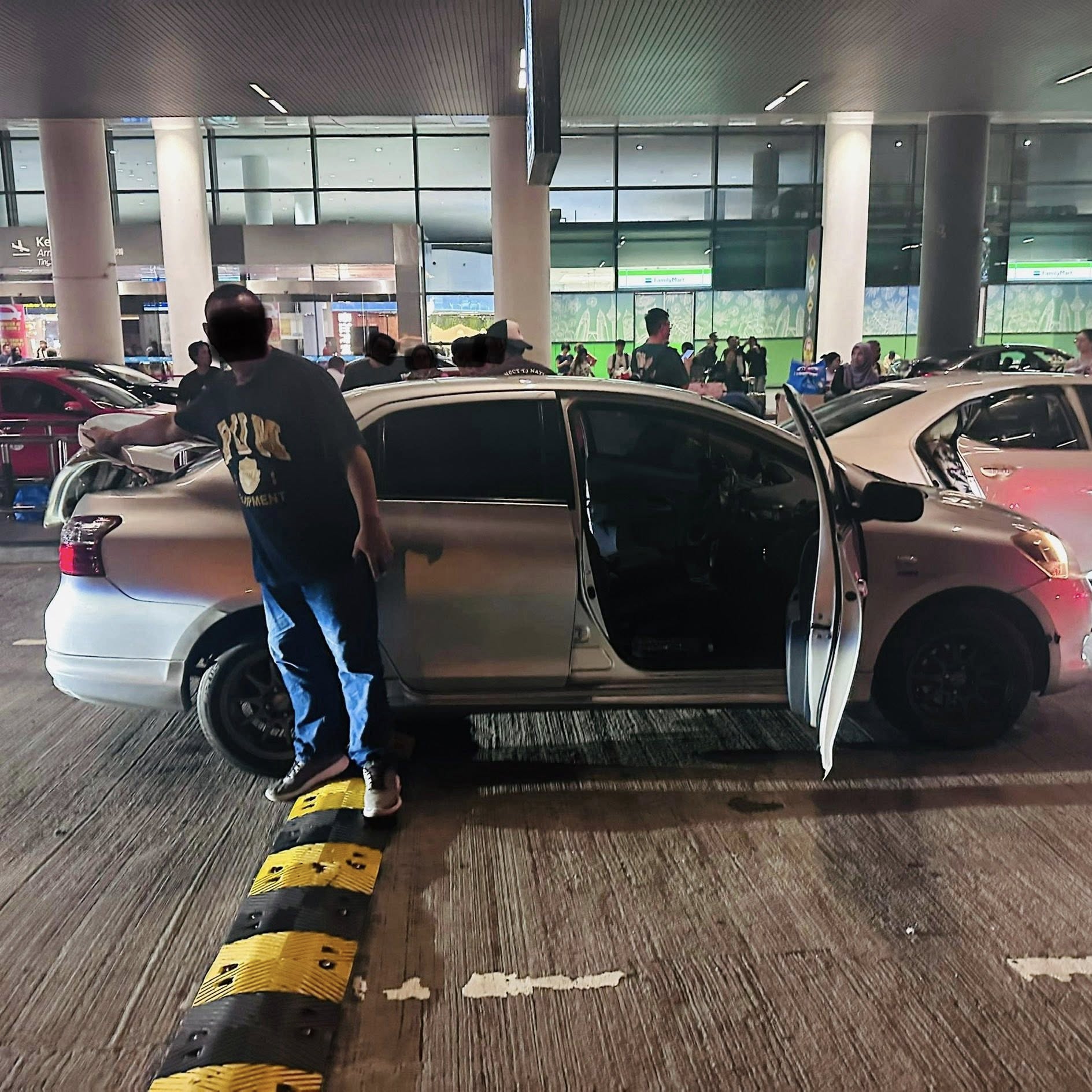 ‘Ulat’ di KLIA2 tawar tambang RM120 ke Sri Hartamas ditahan JPJ