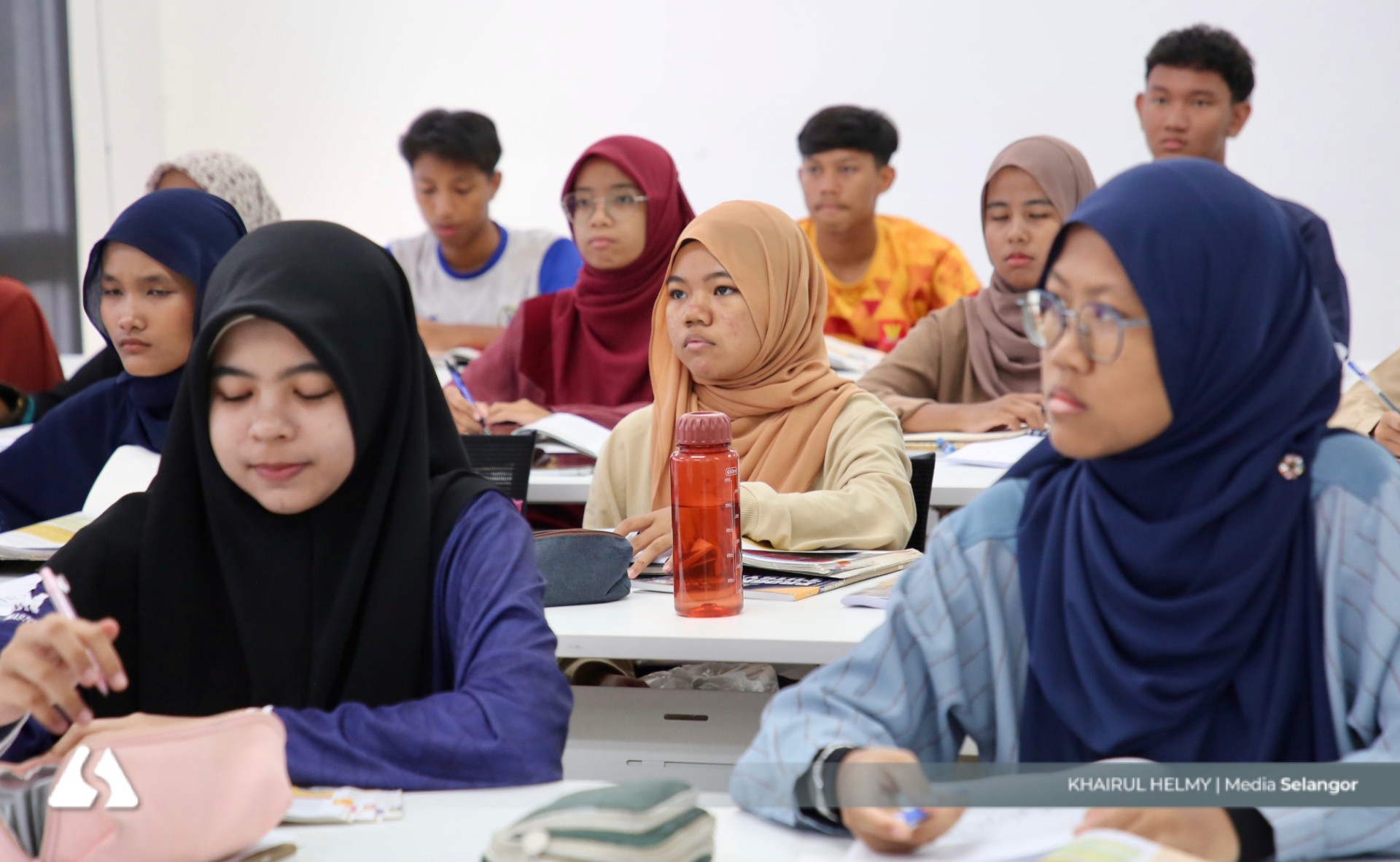 Dari bilik darjah ke perpustakaan, bekas pengetua terus curah ilmu