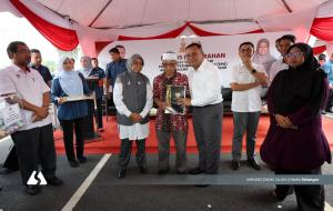 Penantian 20 tahun berakhir, penduduk Dengkil dapat rumah baharu
