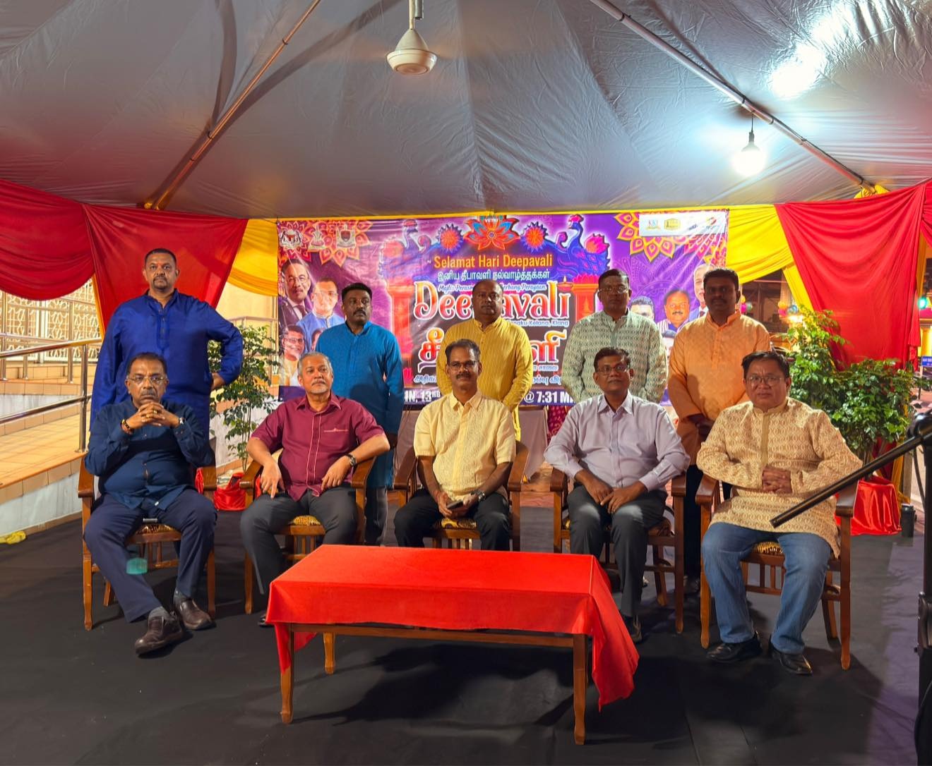 கிள்ளான் ஜாலான் தெங்கு கிளானாவில்  அழகிய தீபாவளி வளைவு திறப்பு 