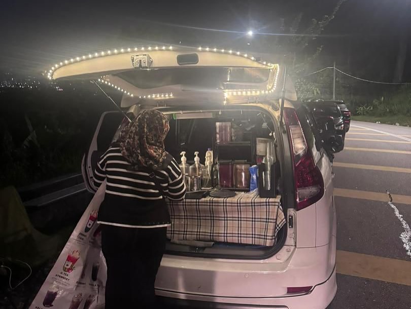 MPAJ sita peralatan penjaja tanpa lesen di Bukit Ampang