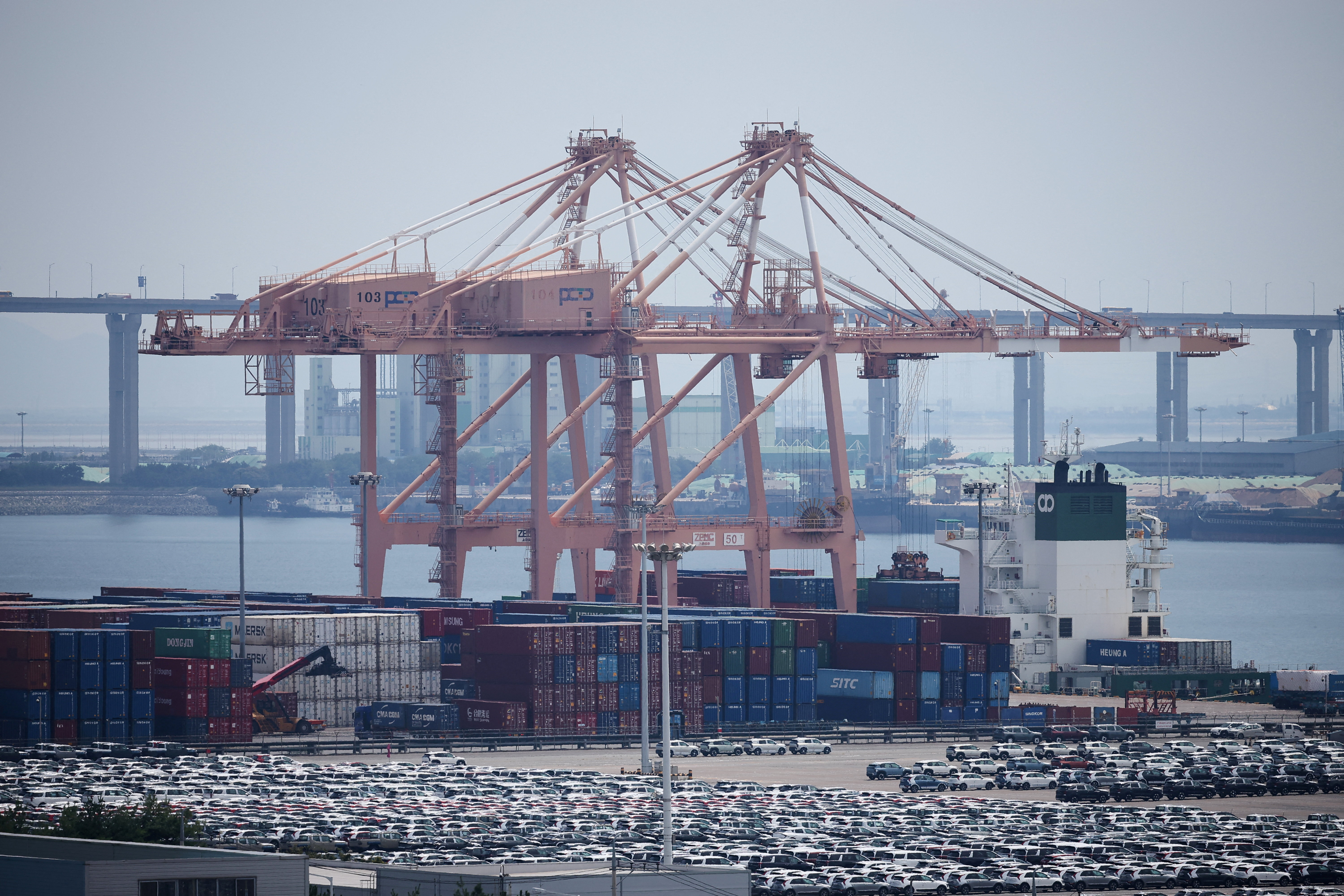 South Korea sees higher chance of US trade deal by Apec summit