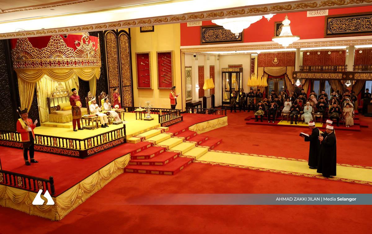 Istiadat Persandingan Diraja berlangsung penuh adat, tradisi