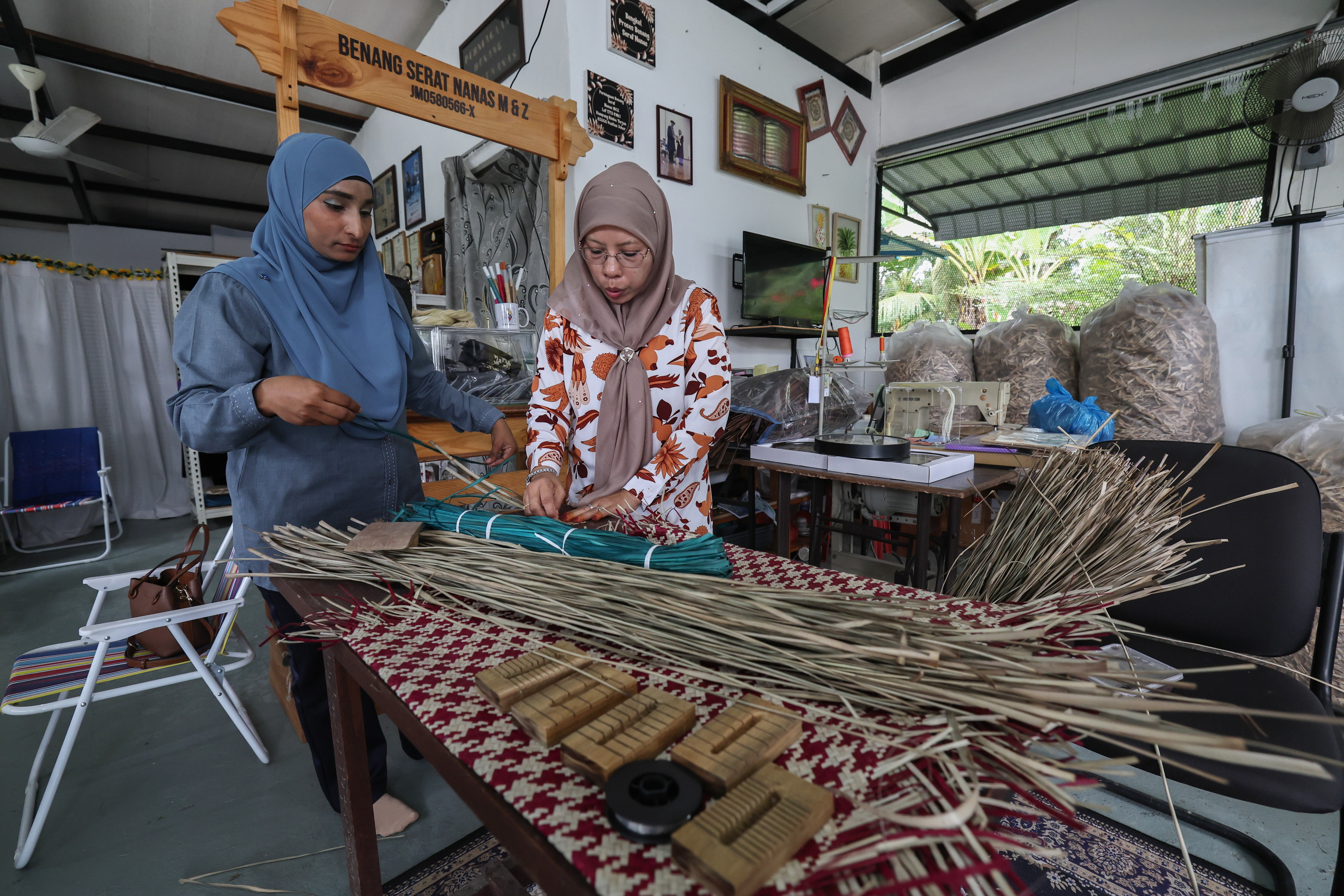 LPNM hasilkan anyaman daun nanas, buka peluang ekonomi luar bandar