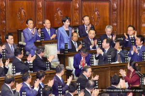 安华祝贺日本诞生首位女首相   期待高市早苗出席东盟峰会