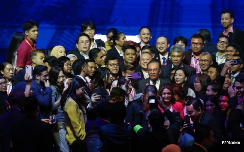 与总统共乘“野兽”密谈引关注  安华透露争取部分商品零关税