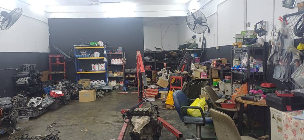巴生皇城市厅严打非法营业场所 开罚7无牌店及充公器材