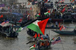 Sungai Kelantan saksi solidariti untuk Gaza, hampir 1,000 bot layarkan sokongan 