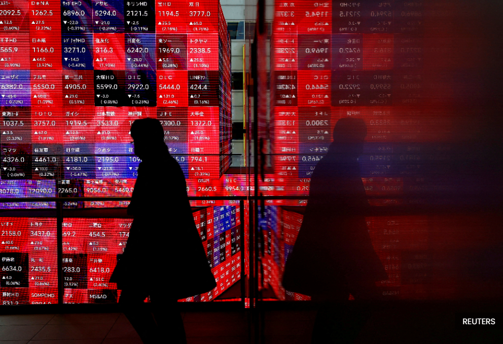 Global investors like the new-look Japan government, for now