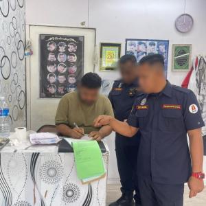 Kedai gunting rambut warga asing diserbu MPKL