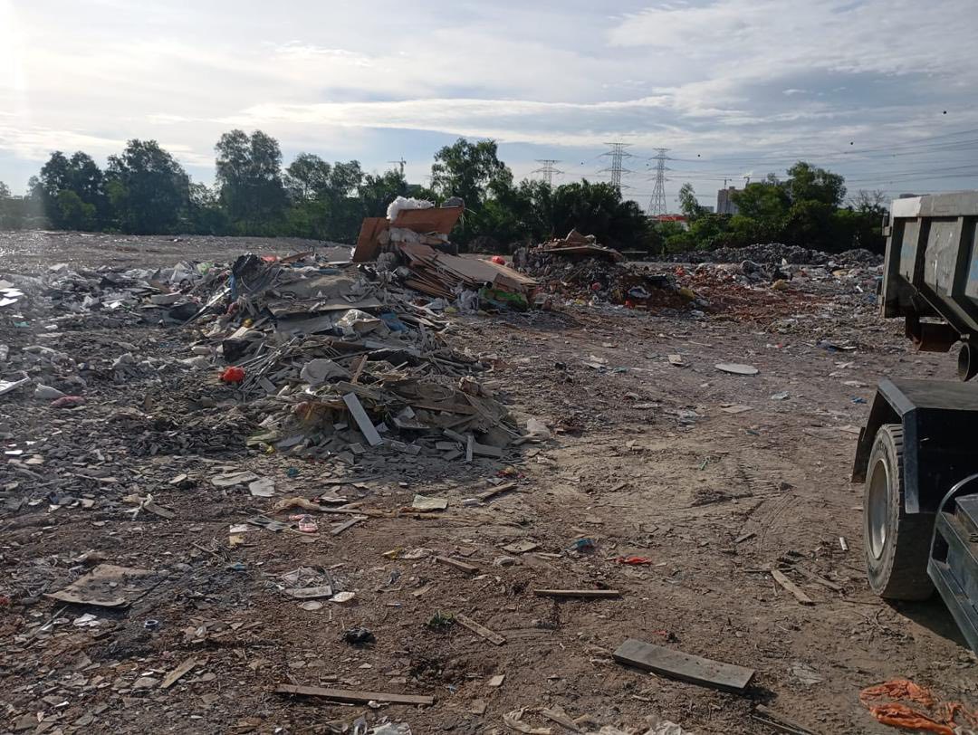 MPSepang sita, kompaun lori dalam operasi kawalan sampah haram