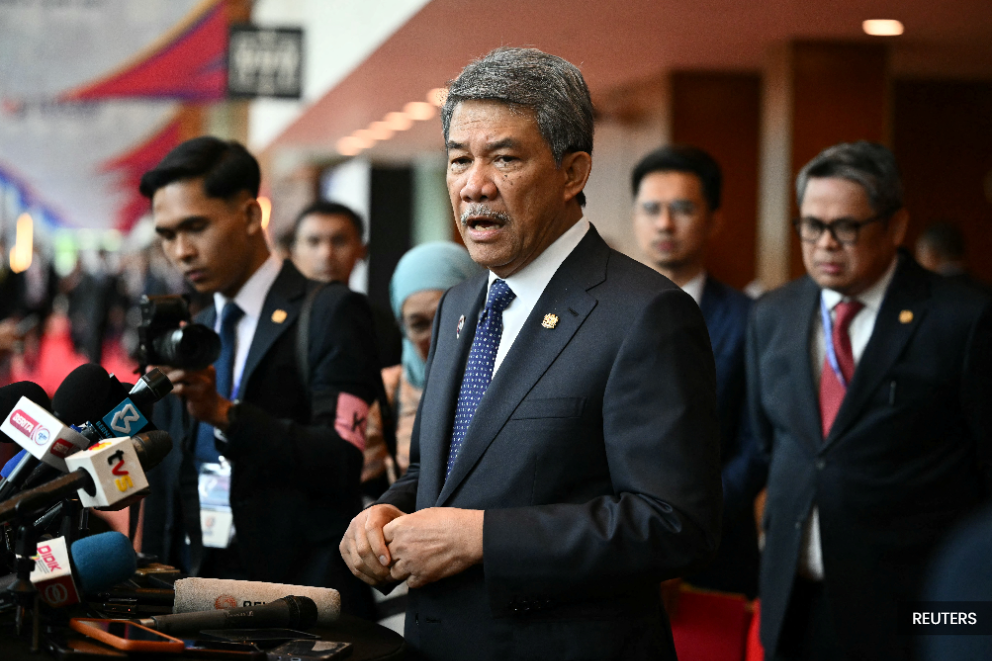 Foreign Minister Mohamad heads to Myanmar, expected to hold talks with top leaders