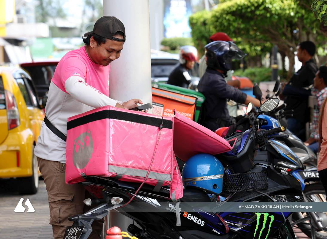 Project TEDUH: Safe rest areas for p-hailing drivers in Selangor