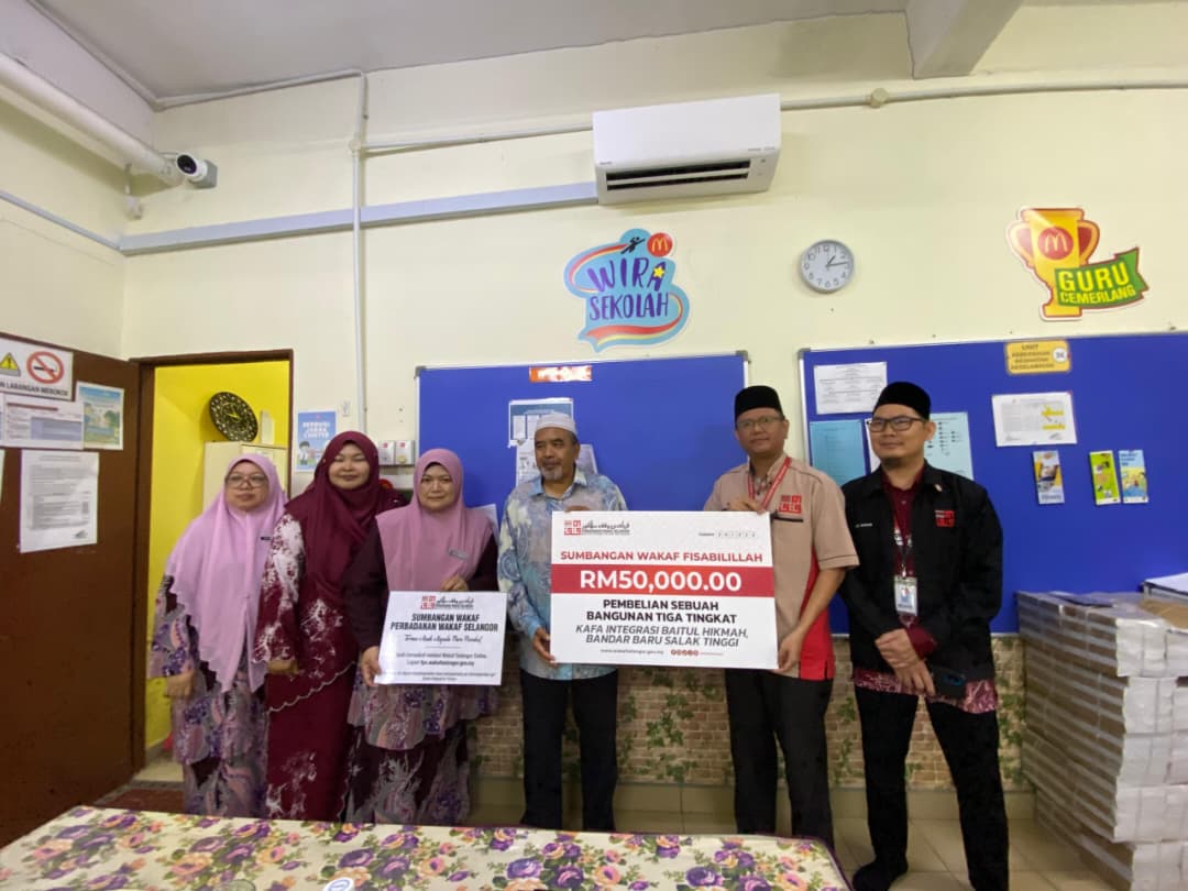 Wakaf Selangor salur RM95,000 wakaf fisabilillah bantu sekolah di Klang, Sepang