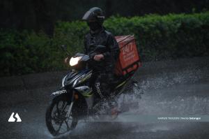 Beberapa sungai di Selangor lepasi paras bahaya, ribut petir diramal berterusan pagi ini