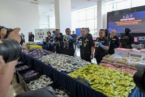 警方瓦解巴生谷2贩毒集团    充公市值380万毒品捕6人