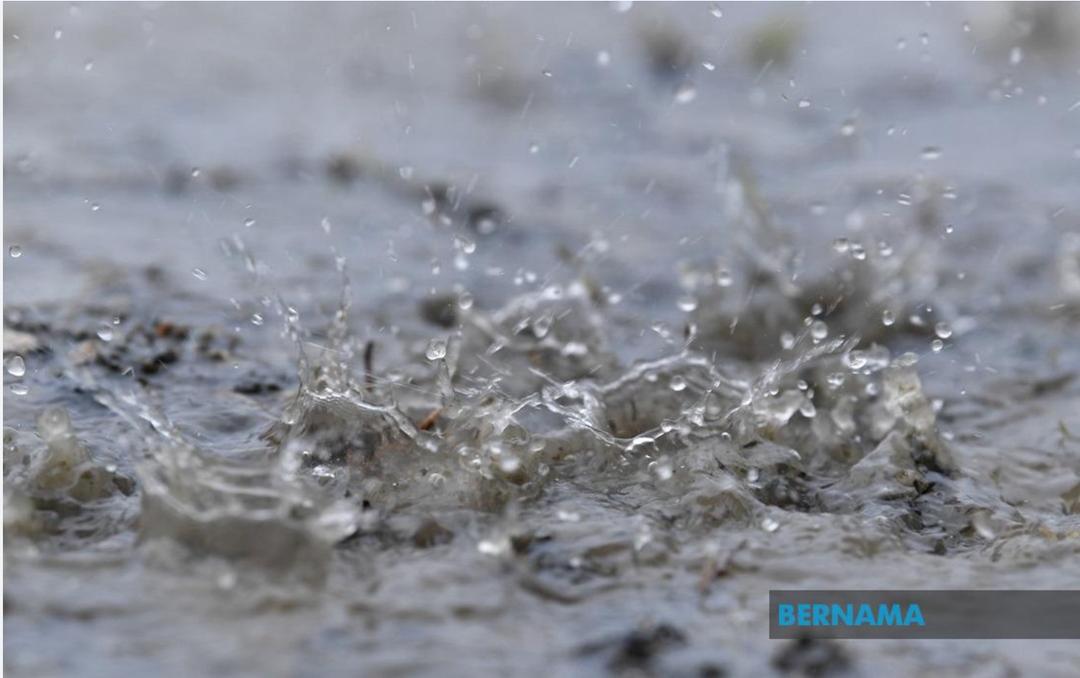 Stay alert, stock up: Selangorians warned of heavy rain from November